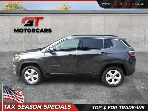 Used 2017 Jeep Compass Latitude w/ Popular Equipment Group AWD/4WD image 8
