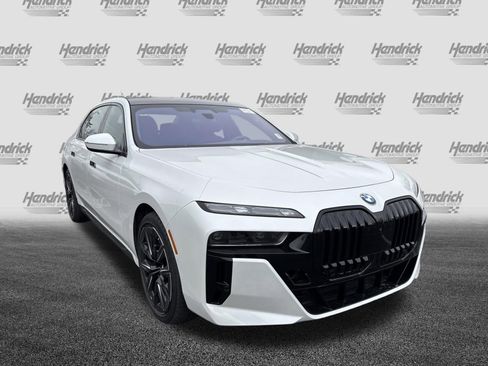 Used 2023 BMW 760i xDrive w/ Executive Package image 3