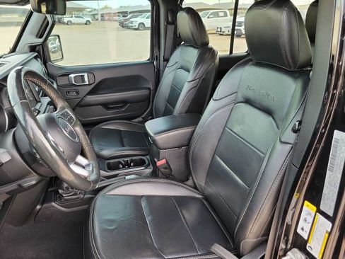 Used 2019 Jeep Wrangler Unlimited Sahara AWD/4WD image 15