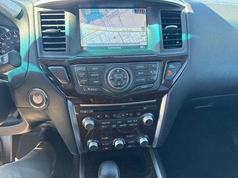 Used 2015 Nissan Pathfinder Platinum image 15