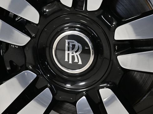 Used 2019 Rolls-Royce Cullinan image 27