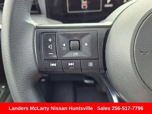 Used 2025 Nissan Kicks S AWD/4WD image 24