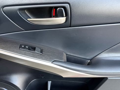 Used 2019 Lexus IS 300 F Sport w/ F Sport Package RWD image 18
