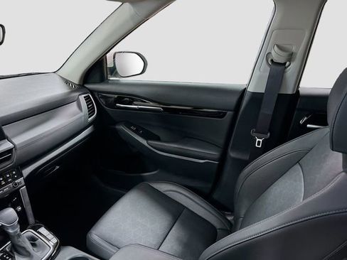 Certified 2025 Kia Seltos EX w/ EX Sunroof Package image 24