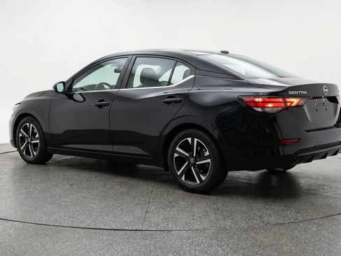Used 2025 Nissan Sentra SV image 5