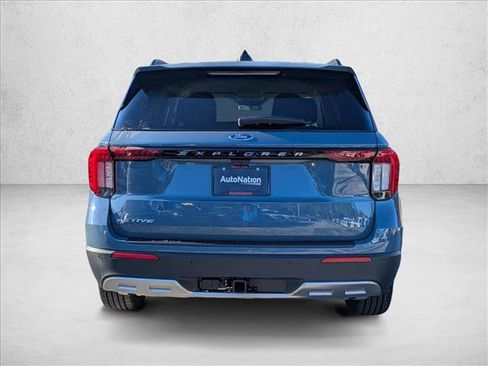 New 2026 Ford Explorer Active w/ Active Comfort Package image 9