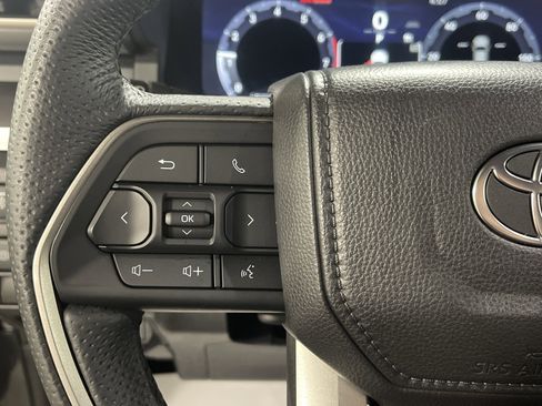 Used 2025 Toyota Tacoma SR image 18