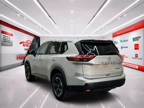 Used 2024 Nissan Rogue SV AWD/4WD image 5