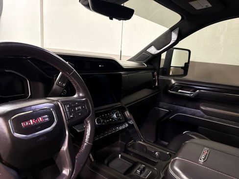 Used 2024 GMC Sierra 2500 AT4X image 20