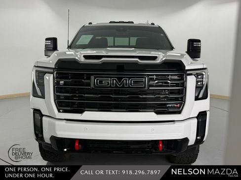 Used 2024 GMC Sierra 2500 AT4 w/ AT4 Premium Plus Package AWD/4WD image 2