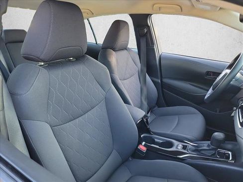 Used 2022 Toyota Corolla LE FWD image 12
