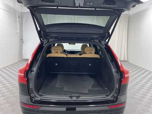 Used 2023 Volvo XC60 B5 Ultimate w/ Climate Package AWD/4WD image 8