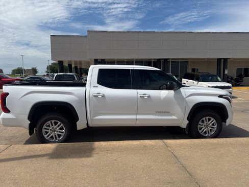 Used 2024 Toyota Tundra SR5 w/ SR5 Premium Package AWD/4WD image 8