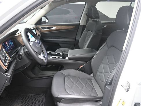 Used 2024 Volkswagen Atlas SE FWD image 18