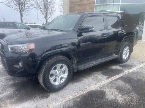 Used 2019 Toyota 4Runner SR5 image 3