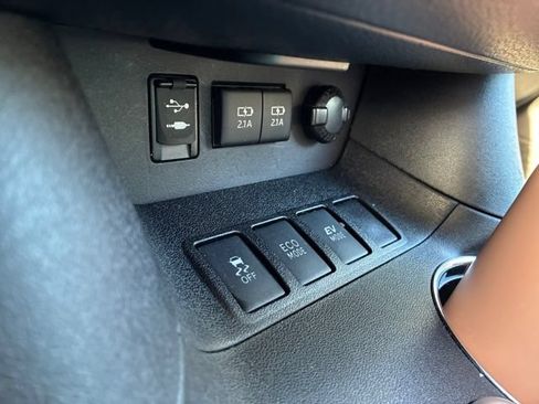 Used 2018 Toyota Highlander XLE AWD/4WD image 20