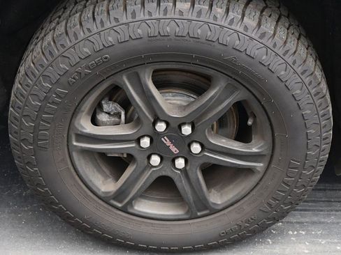 Used 2021 GMC Acadia AT4 image 12