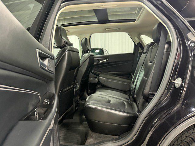 Used 2019 Ford Edge Titanium w/ Equipment Group 301A AWD/4WD image 11