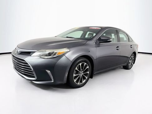 Used 2016 Toyota Avalon XLE FWD image 3