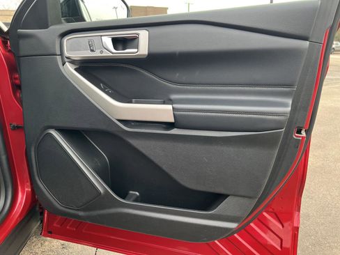 Used 2021 Ford Explorer Limited w/ Equipment Group 301A image 18