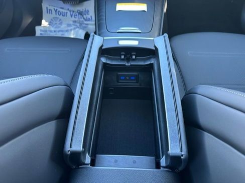 New 2026 Mercedes-Benz E 53 AMG e 4MATIC Sedan image 36