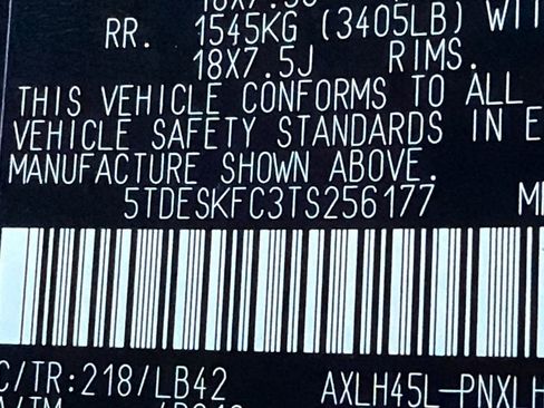 New 2026 Toyota Sienna Platinum AWD/4WD image 32