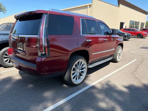 Used 2018 Cadillac Escalade Luxury RWD image 5