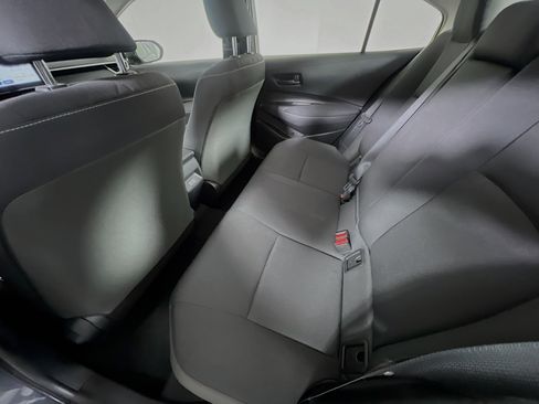 Used 2025 Toyota Corolla LE image 28