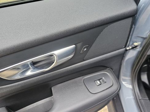 Used 2023 Volvo V60 B5 Cross Country Plus w/ Climate Package image 14