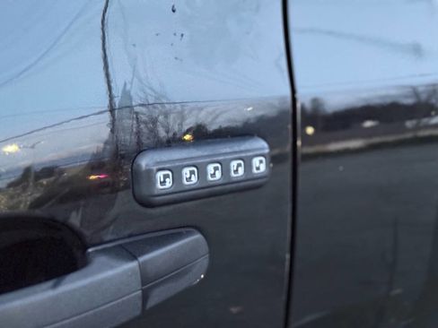 Used 2018 Ford Transit 150 130 Low Roof w/ Exterior Upgrade Package image 21