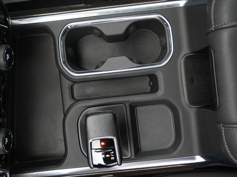 Used 2024 Chevrolet Silverado 1500 LT Trail Boss w/ Convenience Package II image 32