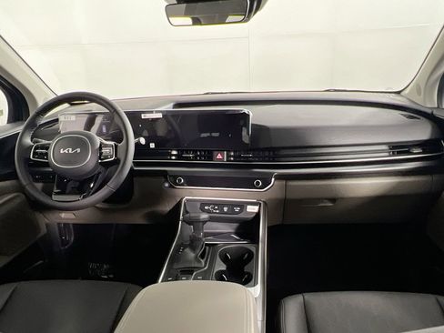 New 2026 Kia Carnival FWD image 32