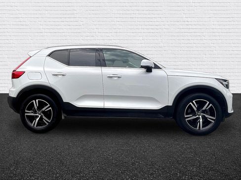 Used 2024 Volvo XC40 B5 Core AWD/4WD image 8