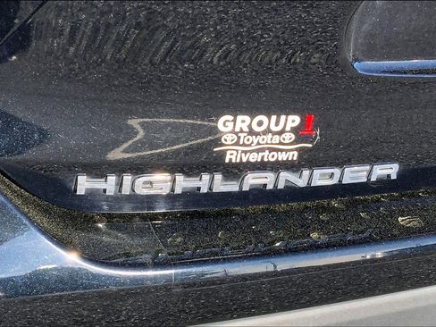 Used 2024 Toyota Highlander XLE image 30