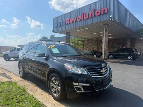 Used 2017 Chevrolet Traverse LT AWD/4WD image 1