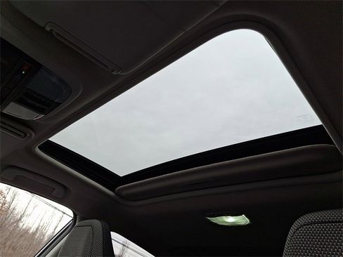 Used 2024 Subaru Crosstrek 2.0i Premium image 15