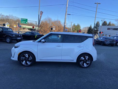 Used 2023 Kia Soul GT-Line image 2