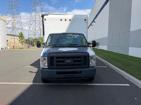 Used 2019 Ford E-350 and Econoline 350 Super Duty w/ Power Windows & Locks Group RWD image 2