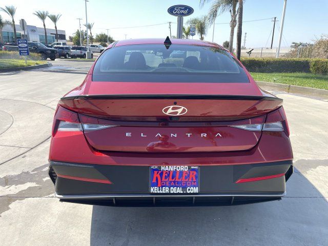 Used 2025 Hyundai Elantra Sport FWD image 7