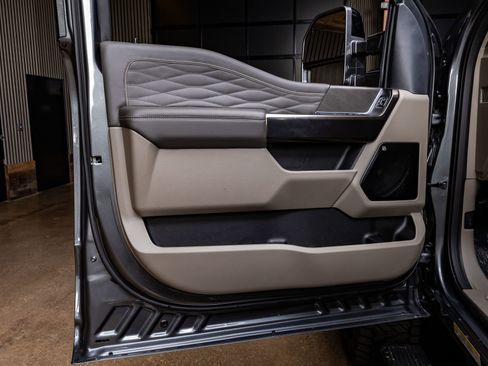 Used 2026 Ford F450 Platinum w/ Platinum Plus Package image 35