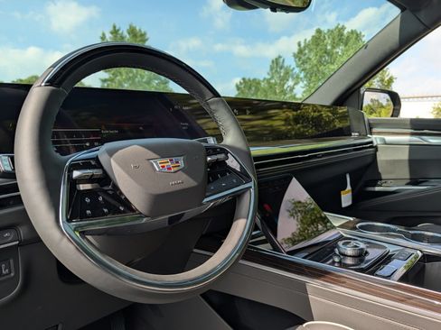 New 2026 Cadillac Escalade ESV Luxury w/ Touring Package AWD/4WD image 35
