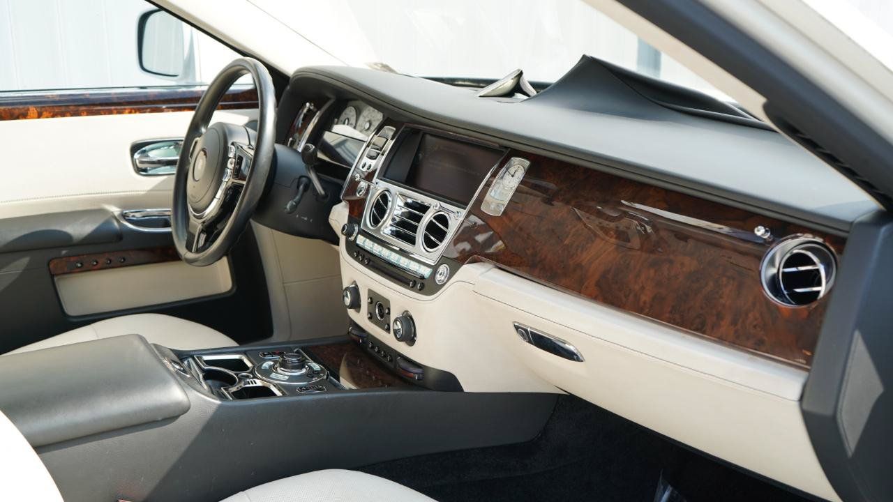 Used 2011 Rolls-Royce Ghost RWD image 79