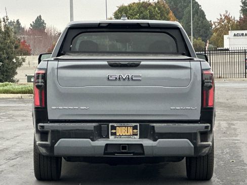 Used 2025 GMC Sierra EV Denali image 5
