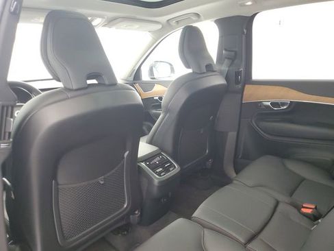 Used 2024 Volvo XC90 B5 Plus AWD/4WD image 16