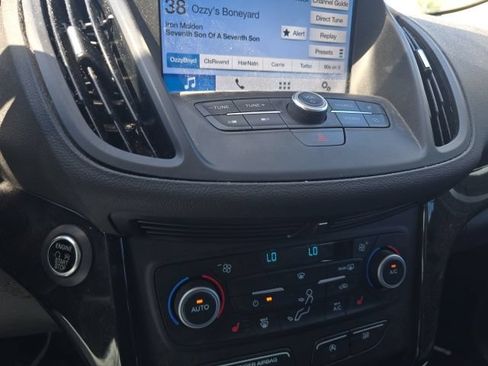 Used 2019 Ford Escape SE FWD image 12