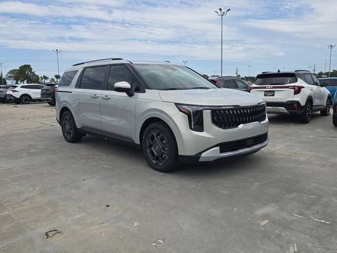New 2026 Kia Carnival EX FWD image 2