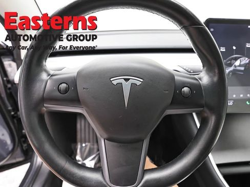 Used 2018 Tesla Model 3 Long Range image 10