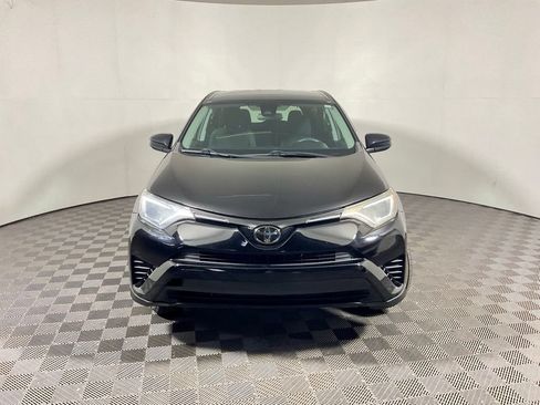 Used 2018 Toyota RAV4 LE w/ Carpet Mat Package AWD/4WD image 5