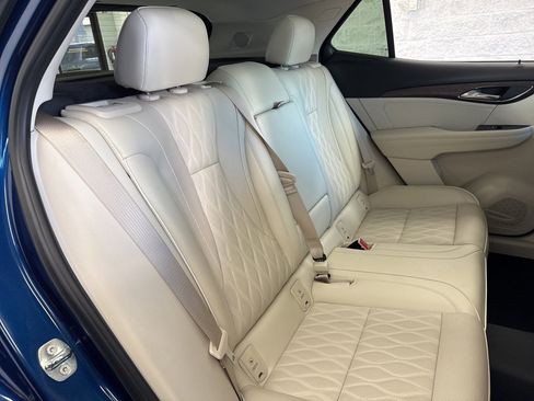 Used 2022 Buick Envision Avenir w/ Technology Package II image 46