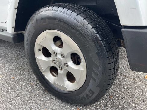 Used 2014 Jeep Wrangler Sahara w/ Connectivity Group image 34